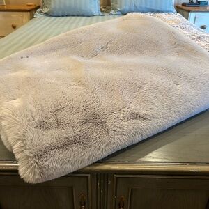 UGG Mammoth Gray Faux Fur Throw Blanket